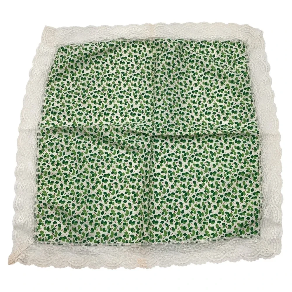 Set‎ of 4 Vintage Green Hollyberry Napkins Lace Trim Cotton Fabric Floral Decor